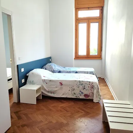 Guest house Triestecenter & - Colori Di
